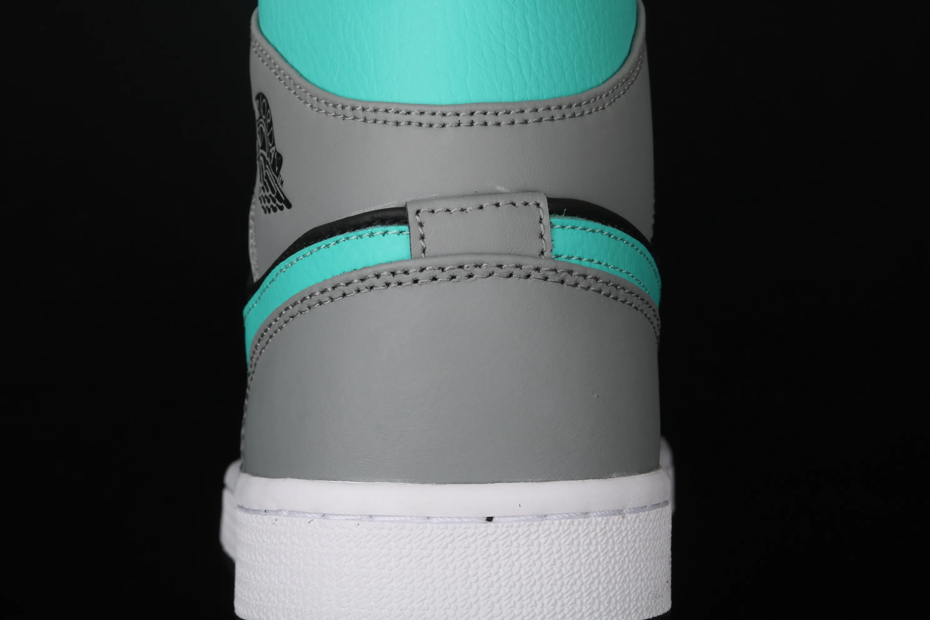 All categories Air Jordan Jordan series basketball shoes Air Jordan 1 Mid Air Jordan 1 Mid AJ1 Joe 1 Zhongbang basketball shoes 554724-063